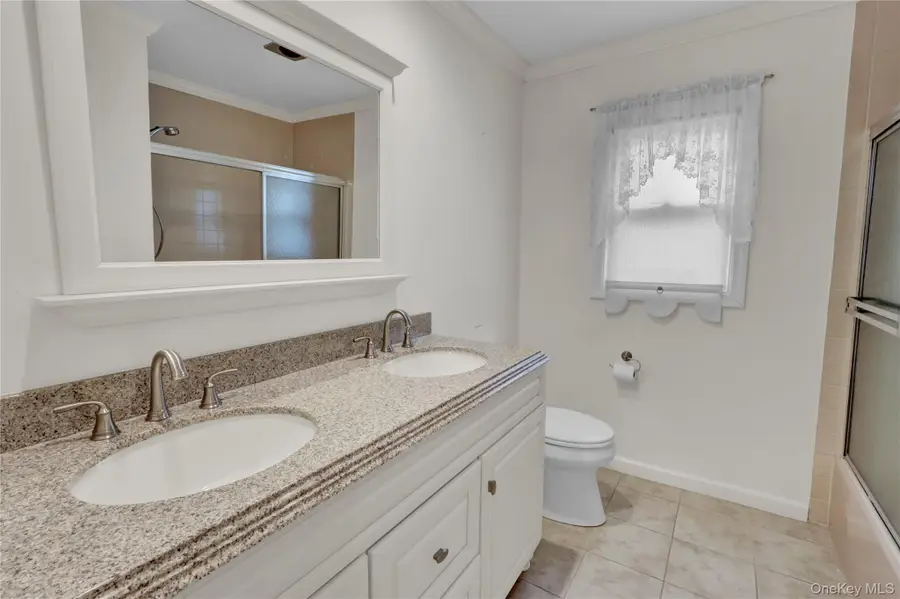 191 N Albany Avenue, Massapequa, NY 11758 - #3