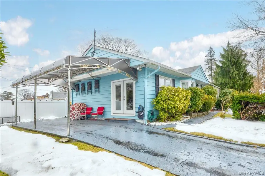 1662 Greenway Boulevard, North Valley Stream, NY 11580 - #3