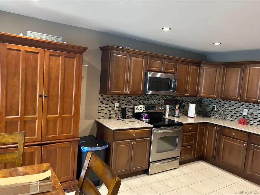 1458 Hummel Avenue, Holbrook, NY 11741 - #3