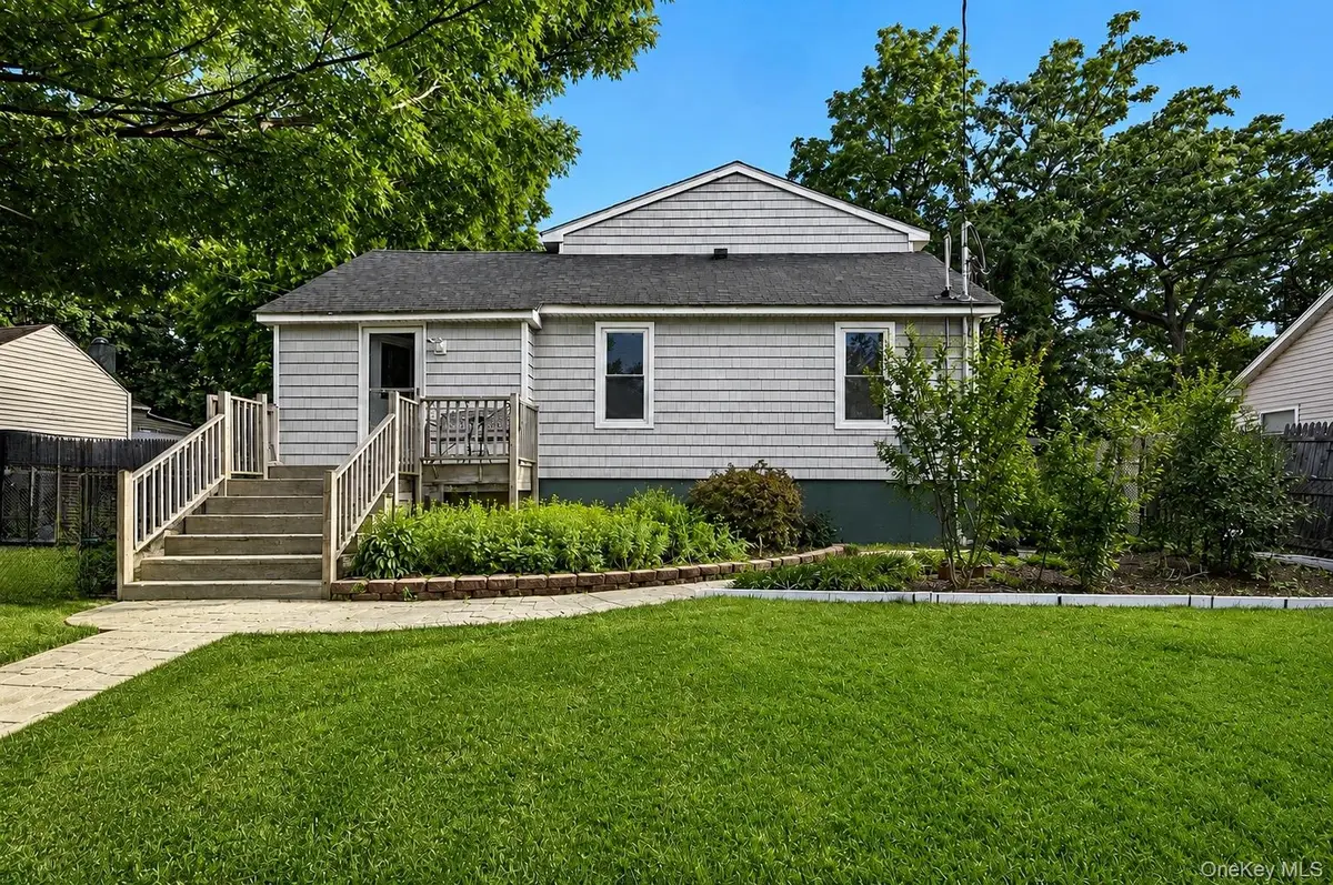 11 Jefferson Avenue, Wyandanch, NY 11798 - #1
