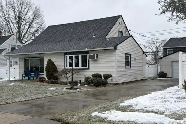 232 Old Farm Road, Levittown, NY 11756