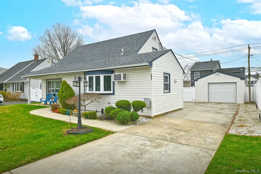 232 Old Farm Road, Levittown, NY 11756 - #3