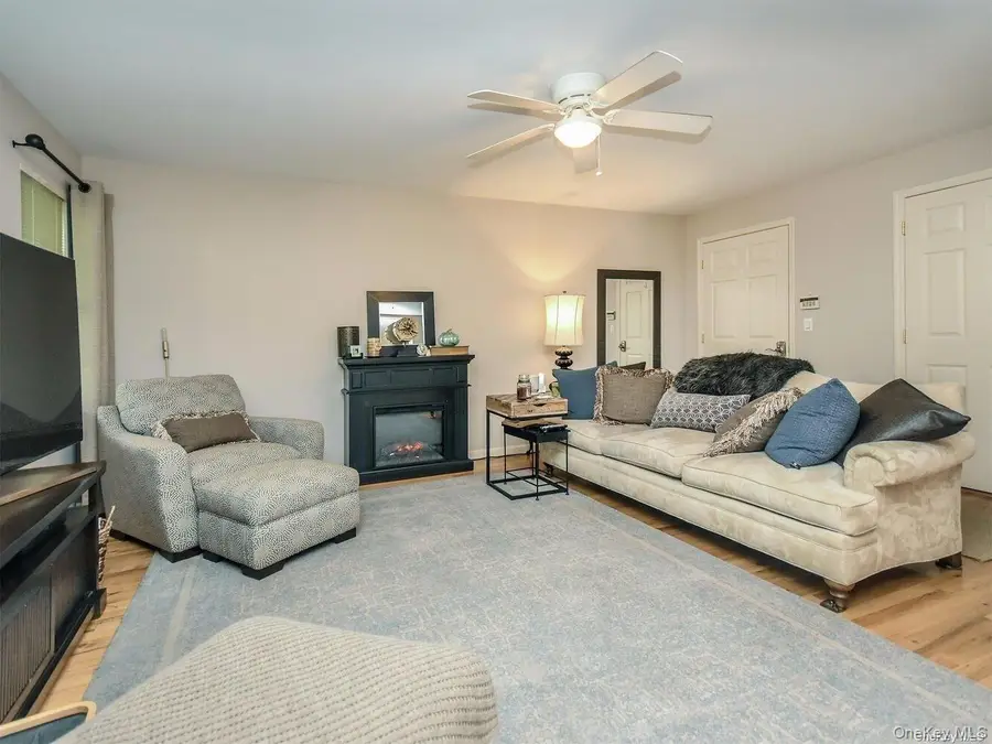 3 Ale Court, Centerport, NY 11721 - #2