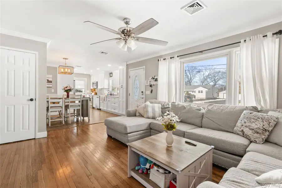 85 Cotter Street, West Islip, NY 11795 - #3