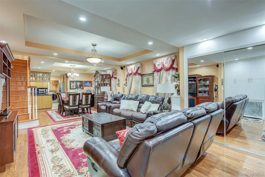 8848 201 St, Hollis, NY 11423 - #3