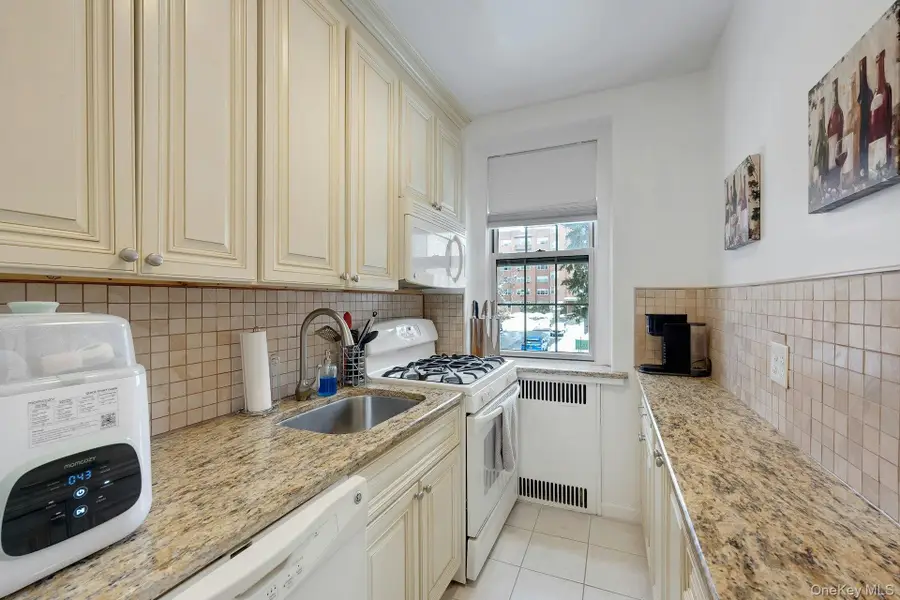 253 Garth Road #2J, Scarsdale, NY 10583 - #3