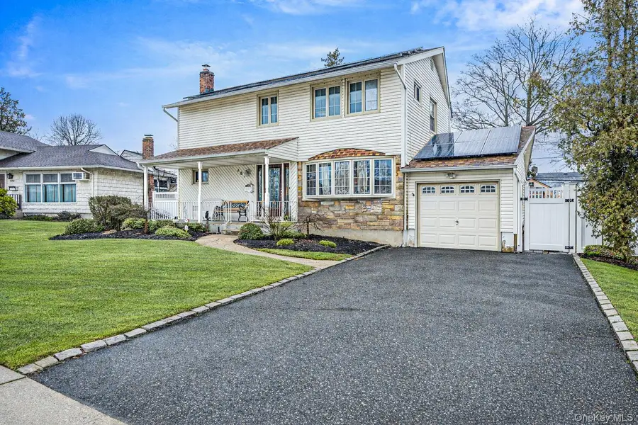 481 May Lane, East Meadow, NY 11554 - #2