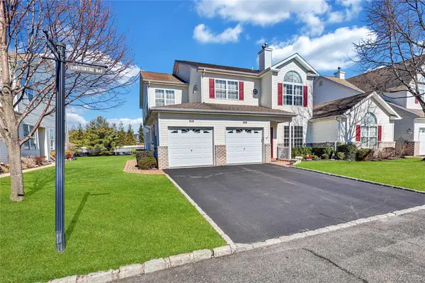 85 Constantine 85 Constantine Way, Mount Sinai, NY 11766