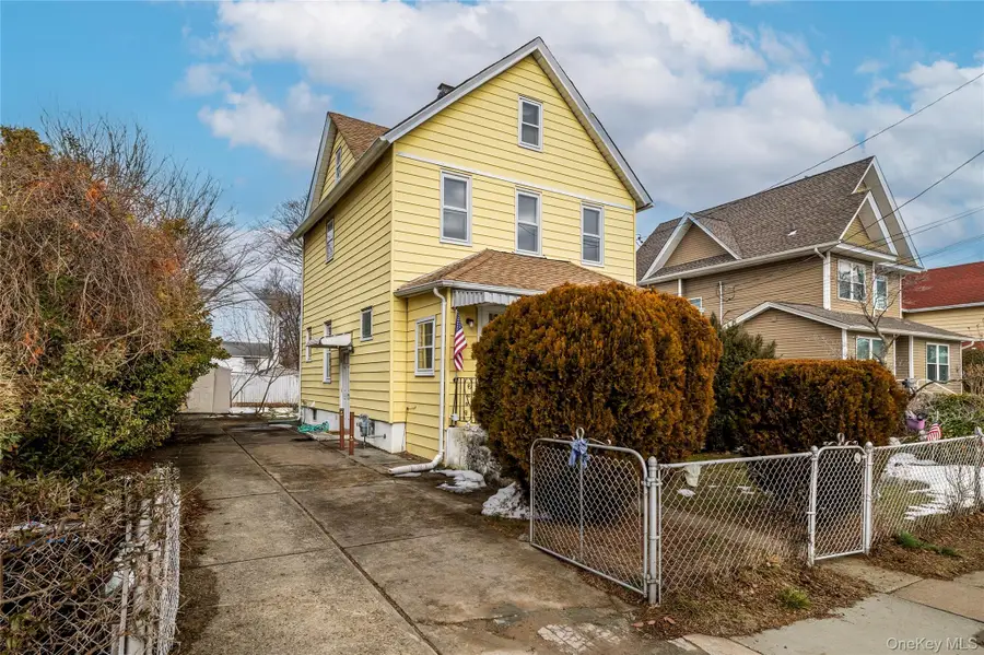 21 Washington Avenue, Lynbrook, NY 11563 - #2