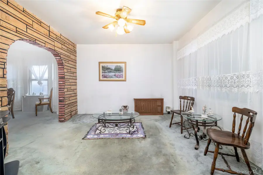 21 Washington Avenue, Lynbrook, NY 11563 - #3