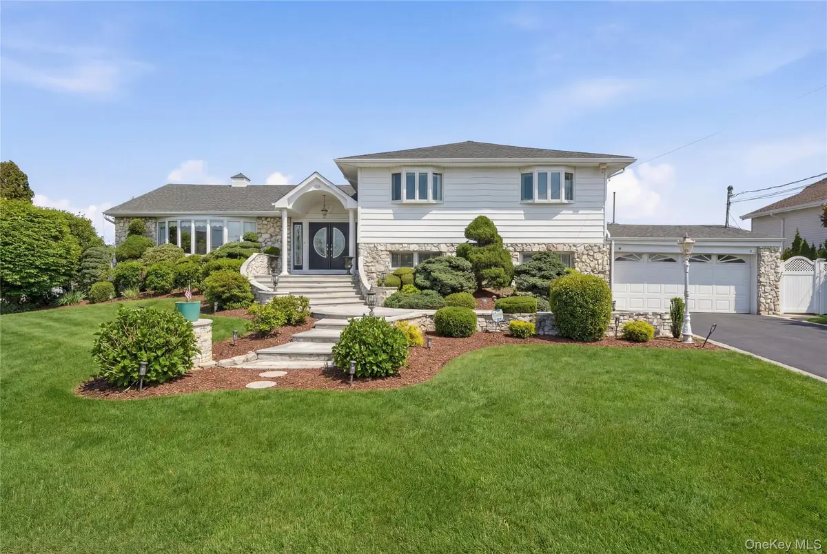 14 Club Drive, Massapequa, NY 11758 - #1