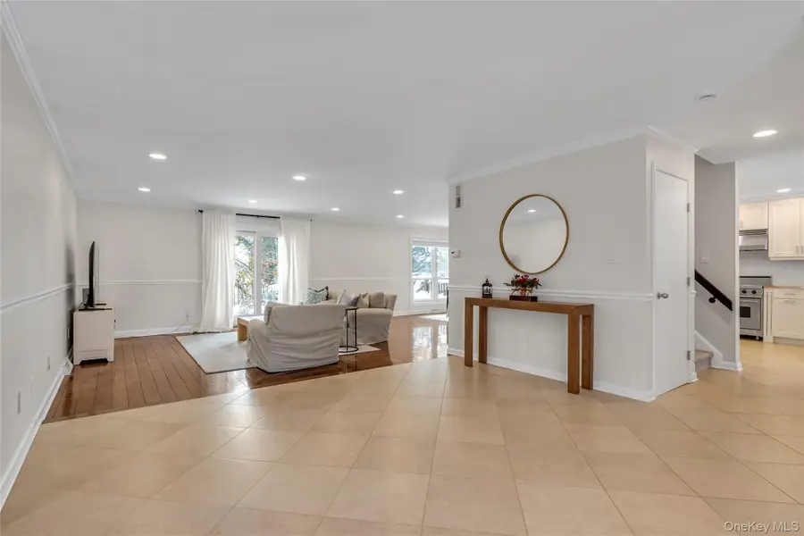 42 Windsor Gate Drive, New Hyde Park, NY 11040 - #3