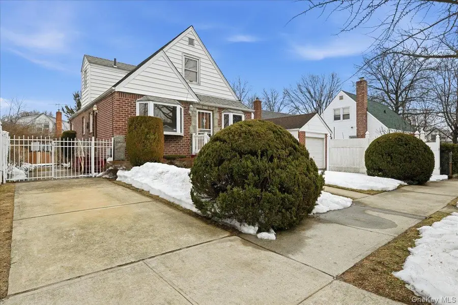 82-59 263rd Street, Floral Park, NY 11004 - #2