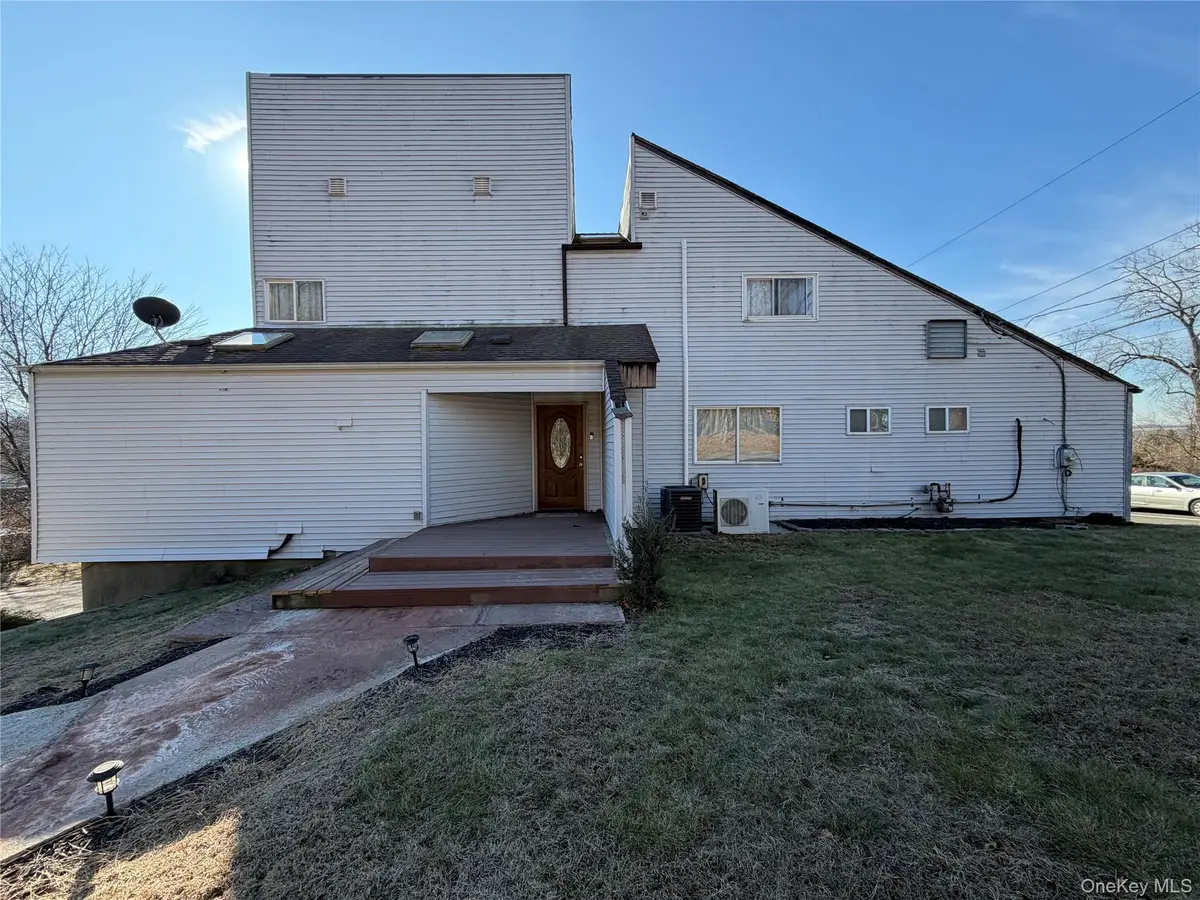 2 N Strawberry Hill Lane, West Nyack, NY 10994 - #1