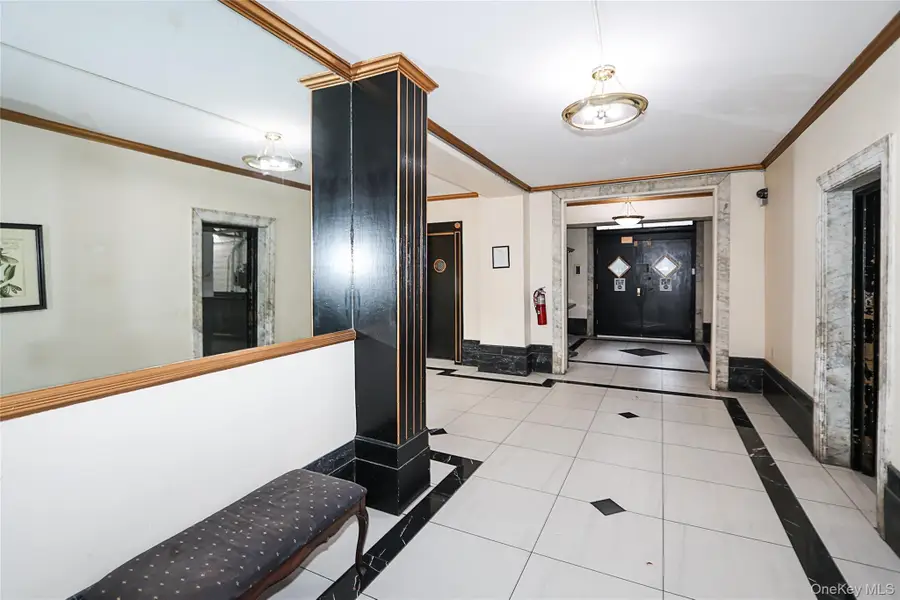 11525 Metropolitan Avenue #233, Kew Gardens, NY 11418 - #3