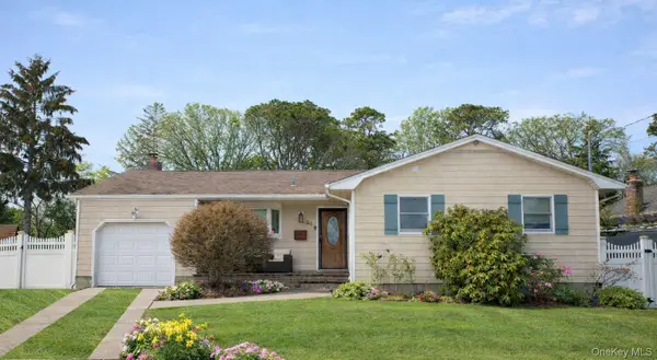 22 Berkshire Road, West Babylon, NY 11704