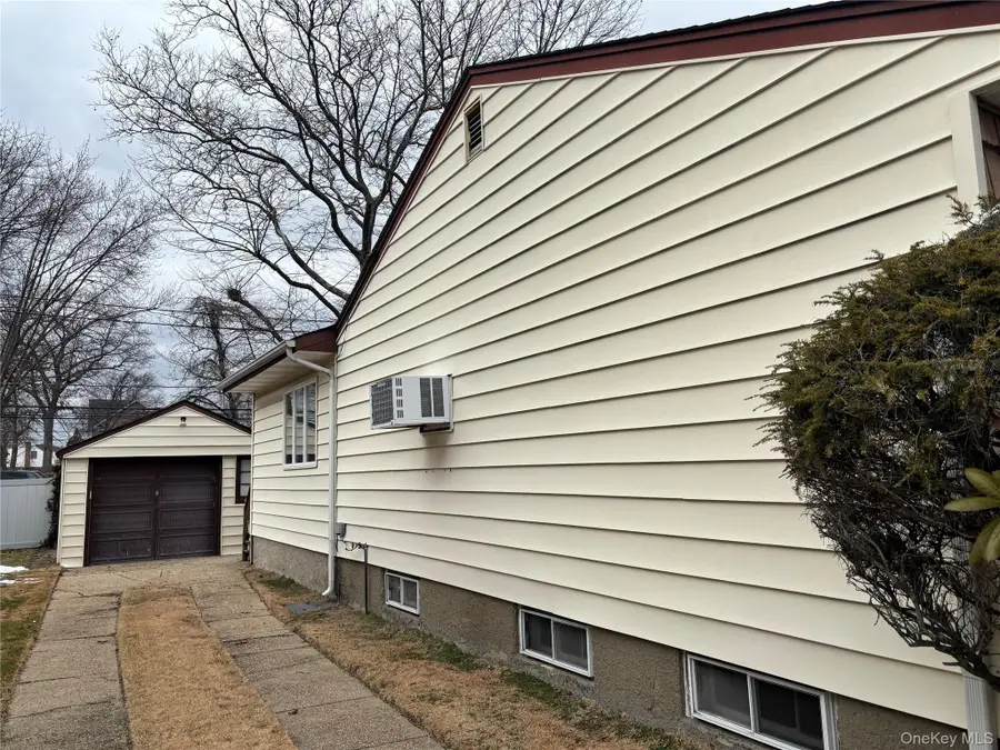 660 Hewlett Street, Franklin Square, NY 11010 - #3