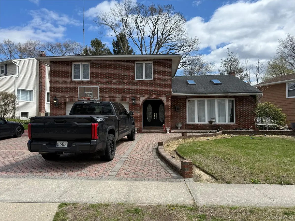 48 Robin Lane, Plainview, NY 11803 - #1