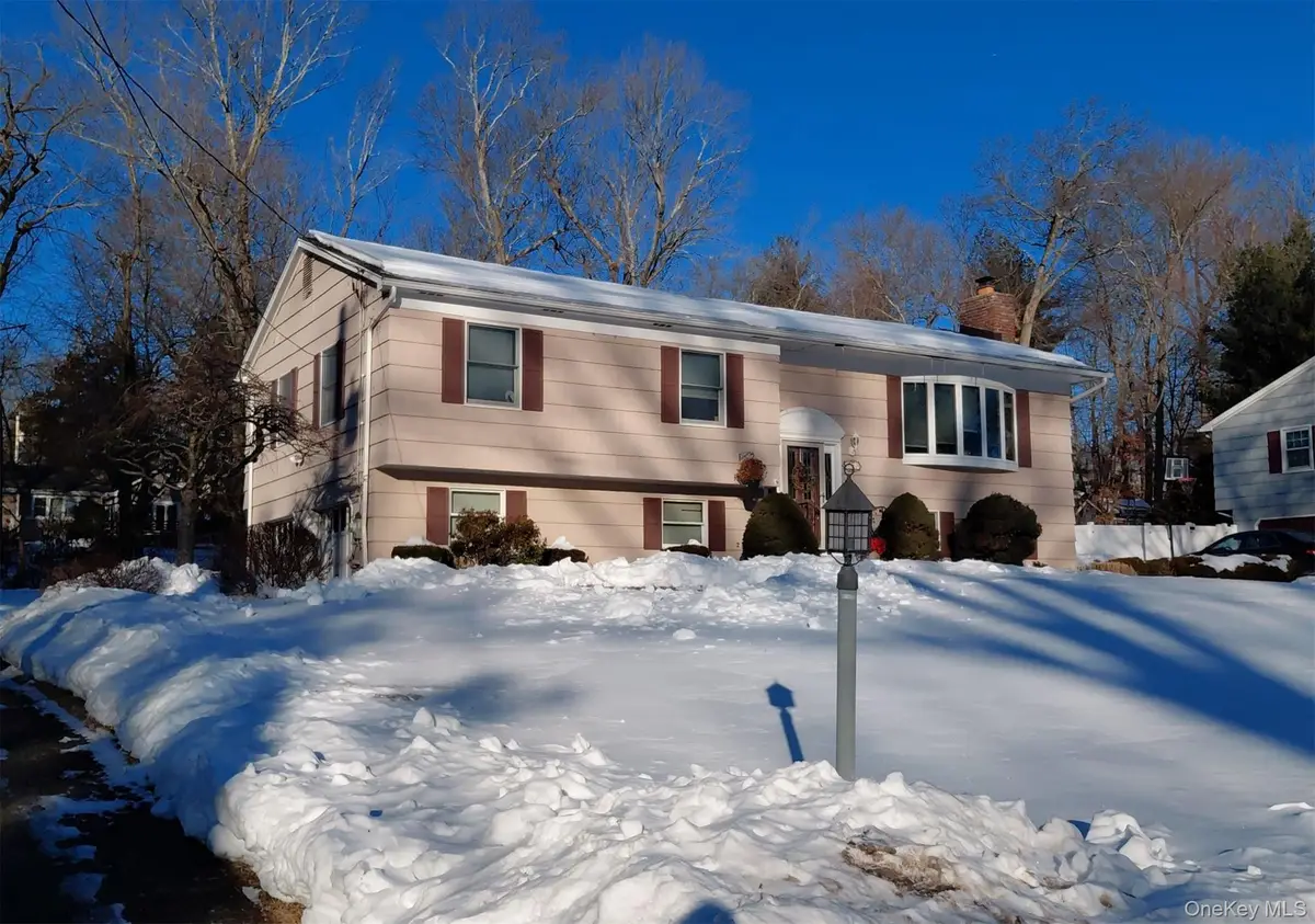 557 Babbling Brook Lane, Valley Cottage, NY 10989 - #1