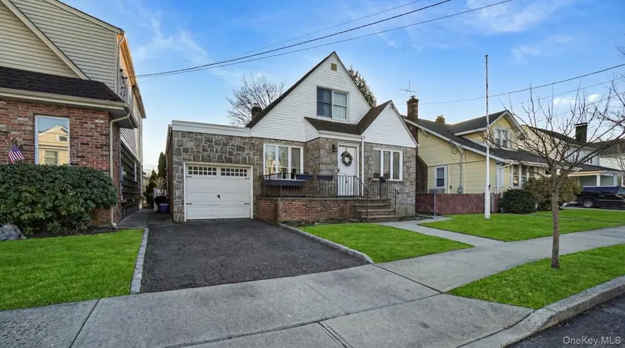 100 Elizabeth Street, Floral Park, NY 11001 - #2