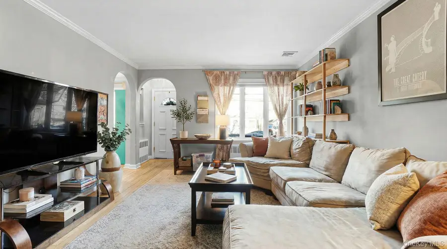 100 Elizabeth Street, Floral Park, NY 11001 - #3