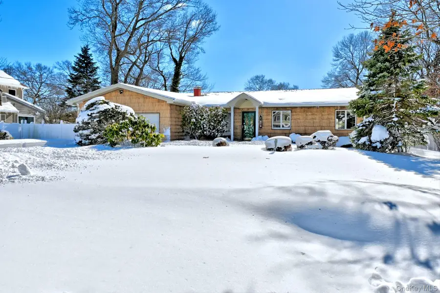 16 Hempstead Street, Holtsville, NY 11742 - #3