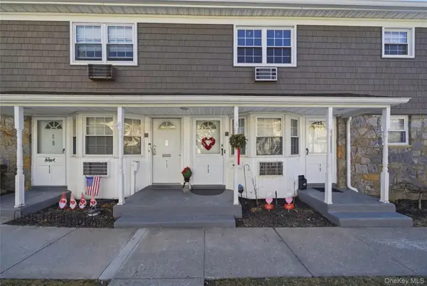 4743 Wilshire Lane #4743, Oakdale, NY 11769