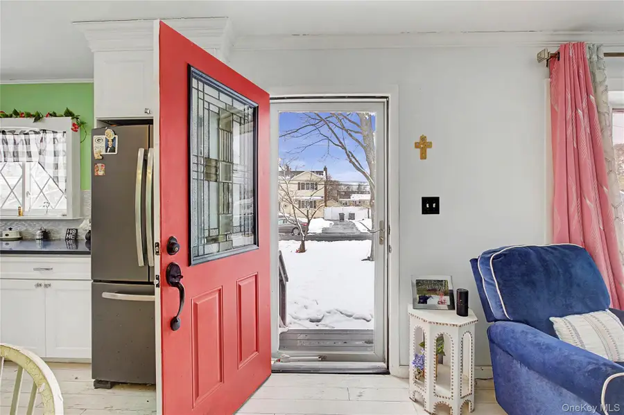 9 Amherst Road, West Sayville, NY 11796 - #2