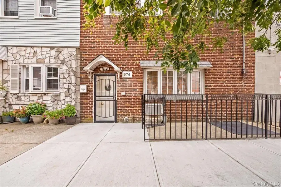 976 Sackett Avenue, Bronx, NY 10462 - #2