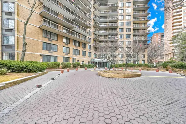 138-35 Elder Ave #Penthouse F, Flushing, NY 11355