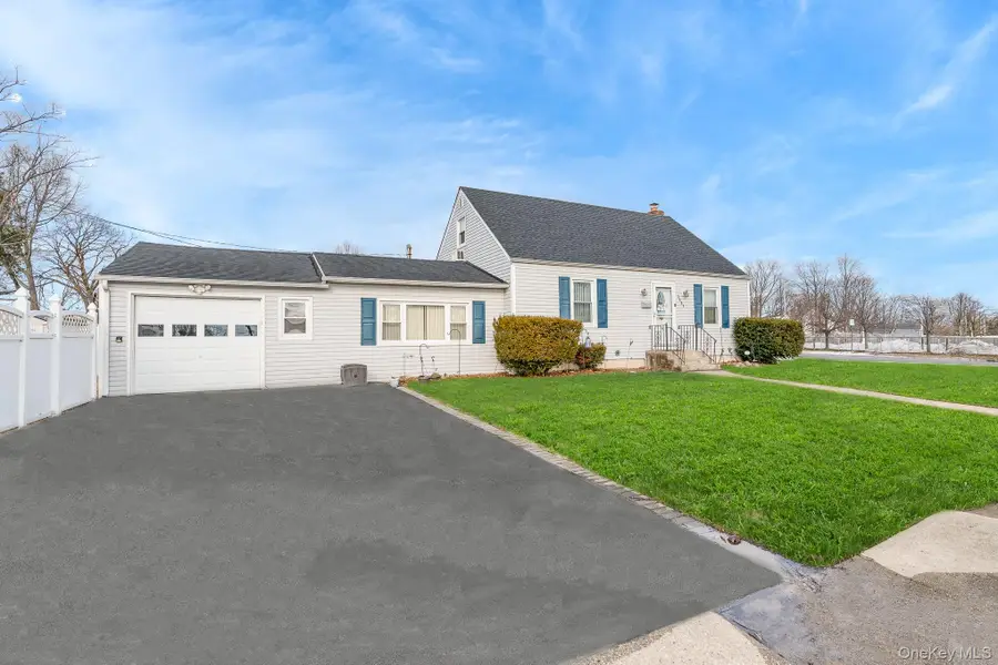 3683 Hawk Road, Levittown, NY 11756 - #2