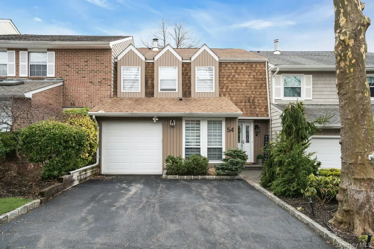 54 Estate Court #54, Woodbury, NY 11797 - #1