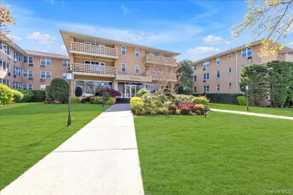 490 Atlantic Avenue #330, East Rockaway, NY 11518