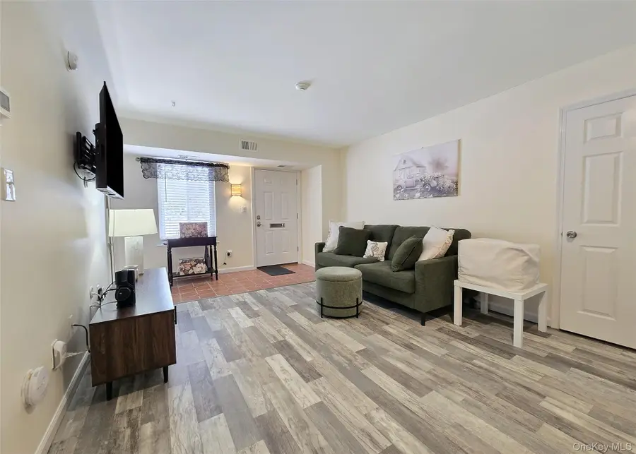 11 Navajo Court #11, Coram, NY 11727 - #2