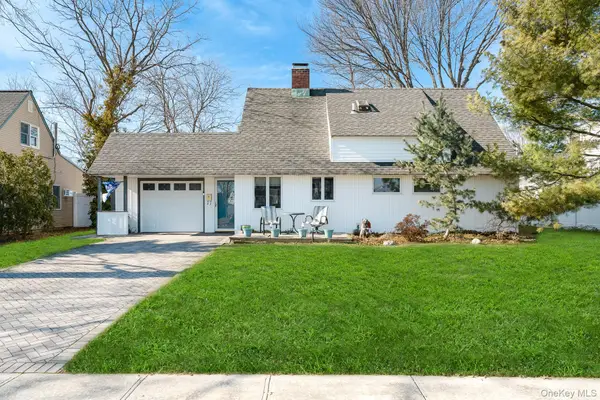 44 Disc Lane, Wantagh, NY 11793