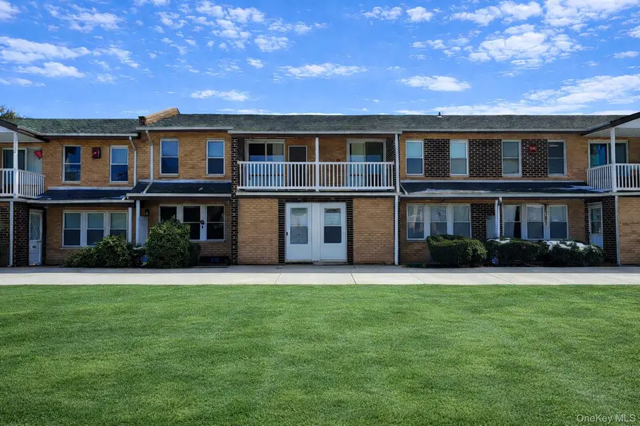 250 Artist Lake Drive, Middle Island, NY 11953 - #2