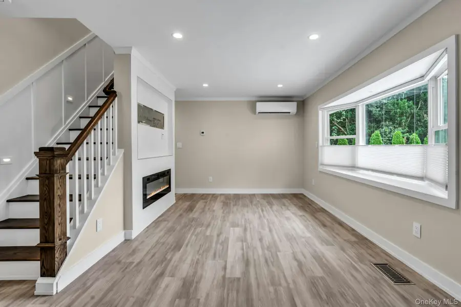 20 Robert Road, Glen Cove, NY 11542 - #3