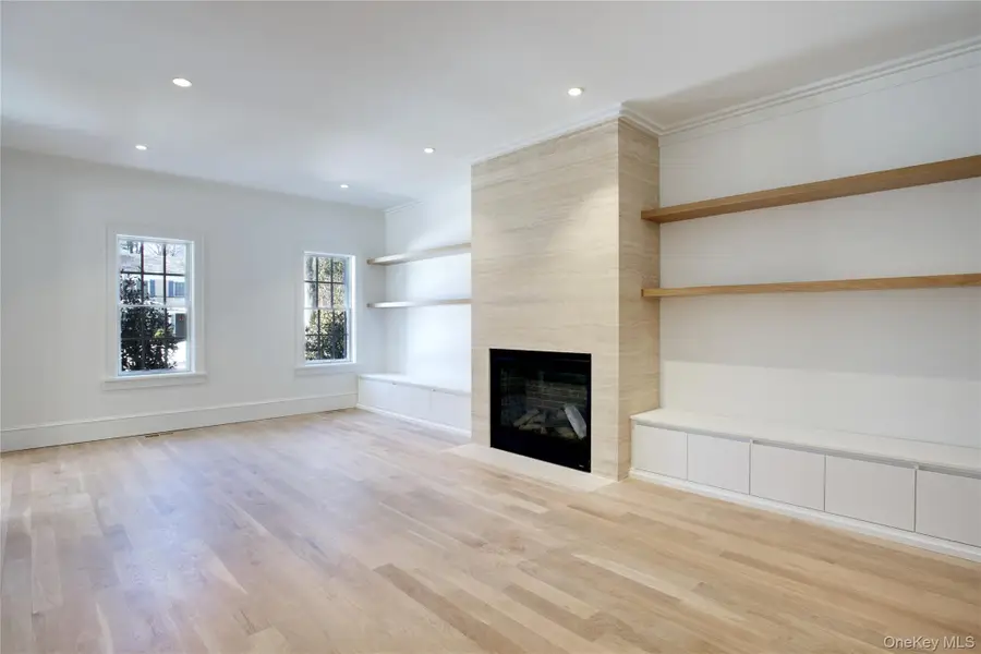 409 Abbey Road, Manhasset, NY 11030 - #2