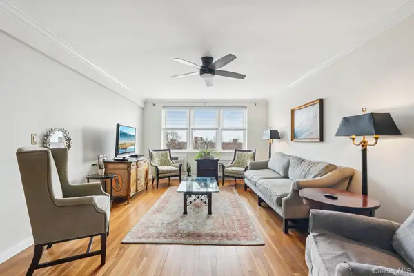 4 Putnam Hill #4F, Greenwich, NY 06830