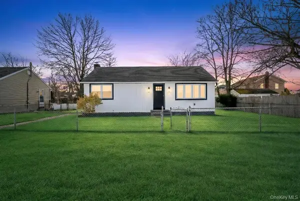 33 Silverpine Drive, Amityville, NY 11701