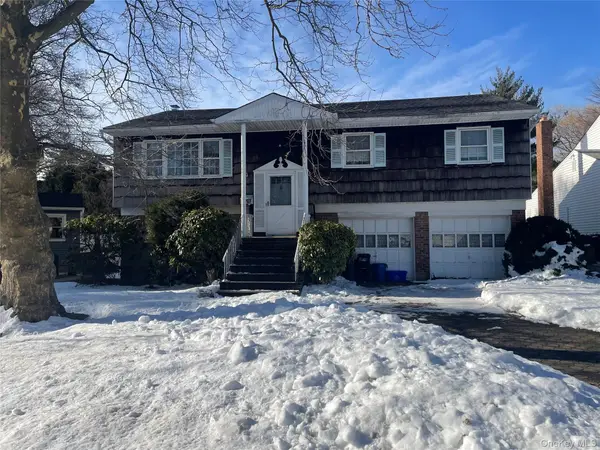 840 Robin Court, Baldwin, NY 11510