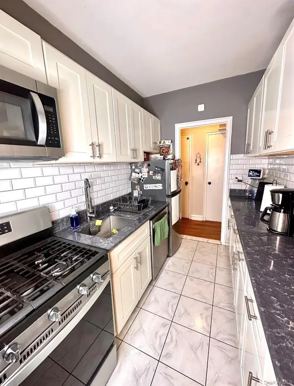 190 E Mosholu Parkway S #1J, Bronx, NY 10458