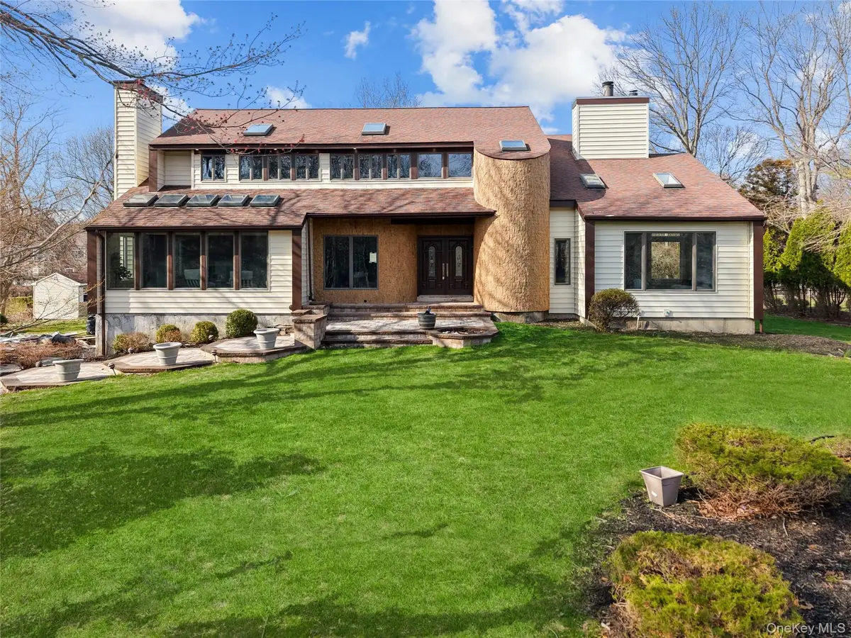 3 Indian Valley Road, Poquott, NY 11733 - #1