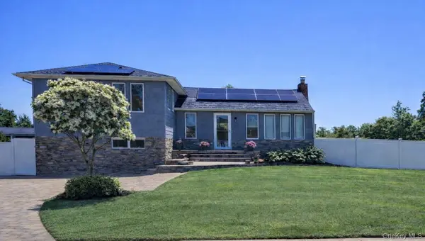 3938 Arthur Avenue N, Seaford, NY 11783