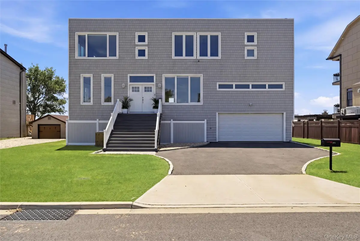 298 W Lido Promenade, Lindenhurst, NY 11757 - #1