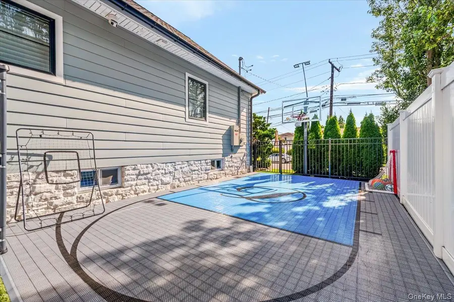 10 Skylark Road, Massapequa Park, NY 11762 - #3