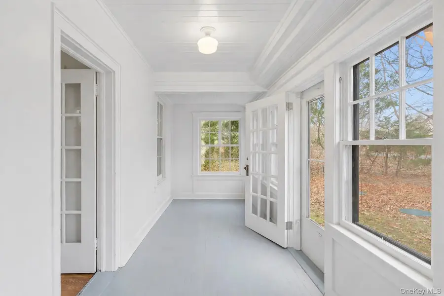 4 Weesuck Avenue, East Quogue, NY 11942 - #2