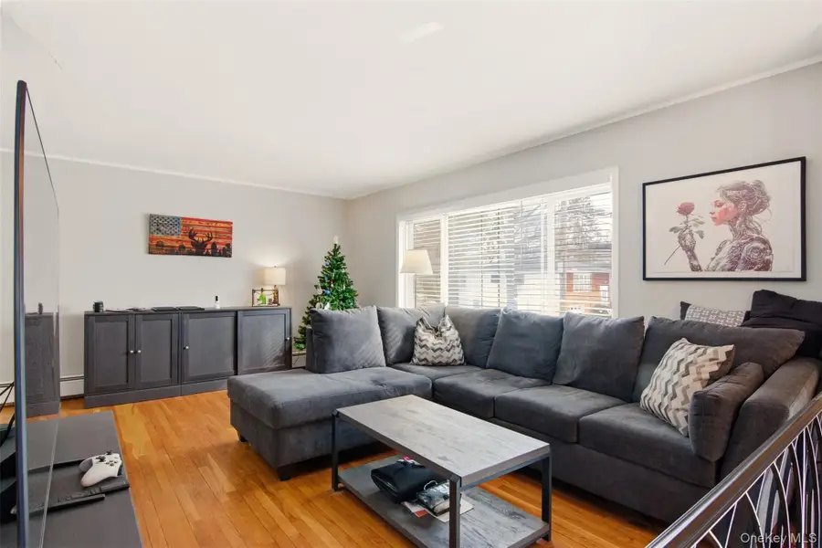 26 Clarendon Street, Dix Hills, NY 11746 - #2