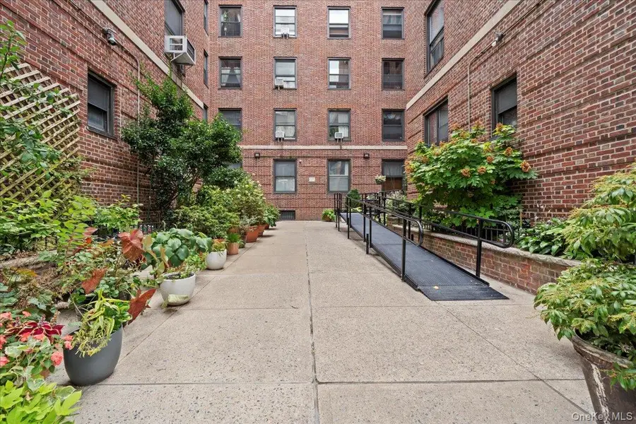 109 Seaman Avenue #4C, New York, NY 10034 - #2
