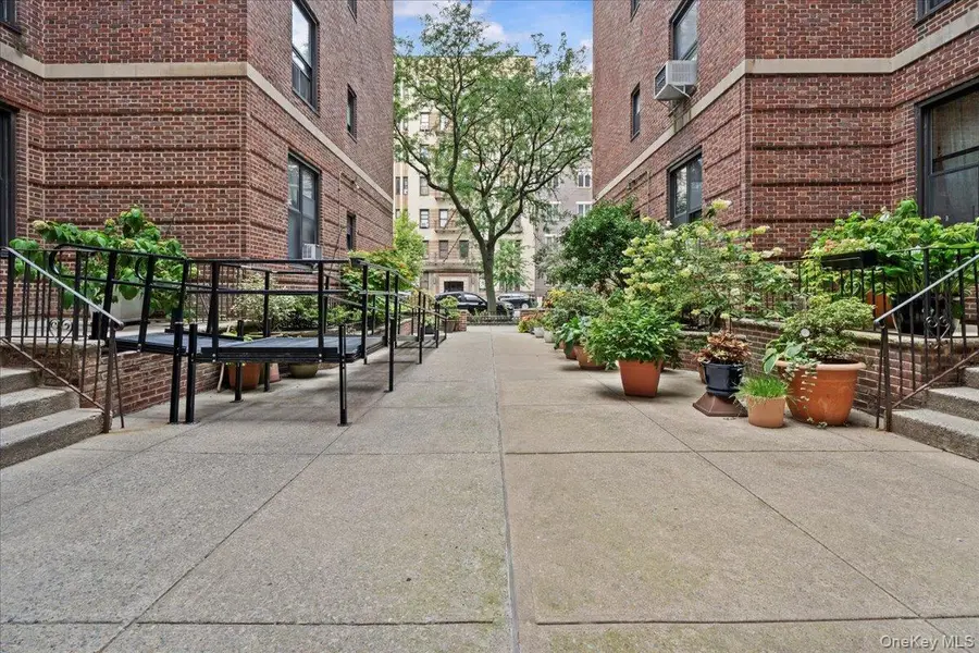 109 Seaman Avenue #4C, New York, NY 10034 - #3